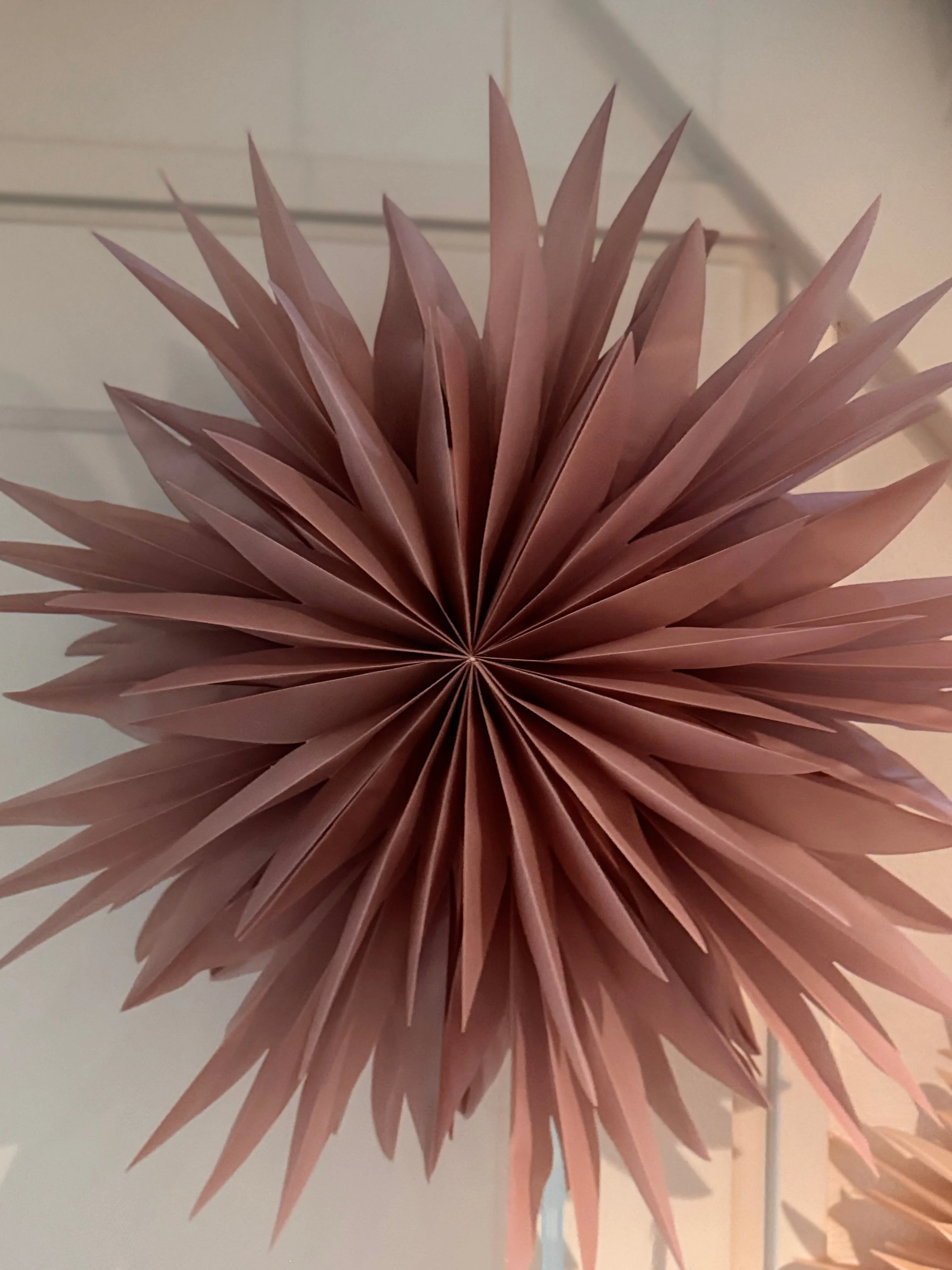 Flower lamp taupe L