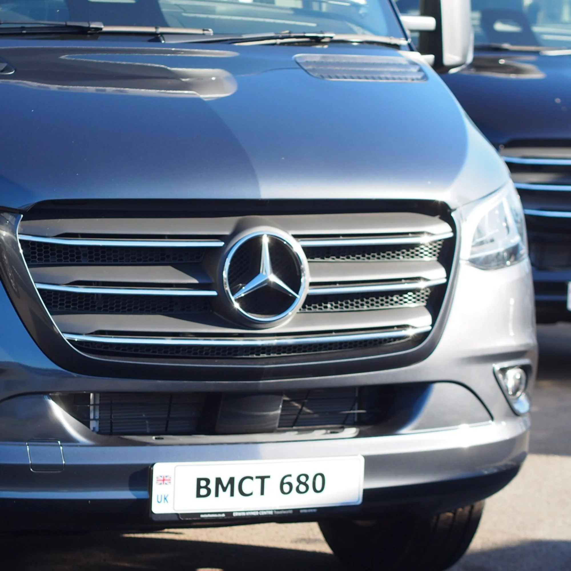 Voor Mercedes Sprinter 907 Honingraat Bovenste Grille Mesh Set – 5-delige Set | Van-X Voor Mercedes Sprinter 907 Honingraat Bovenste Grille Mesh Set – 5-delige Set | Van-X