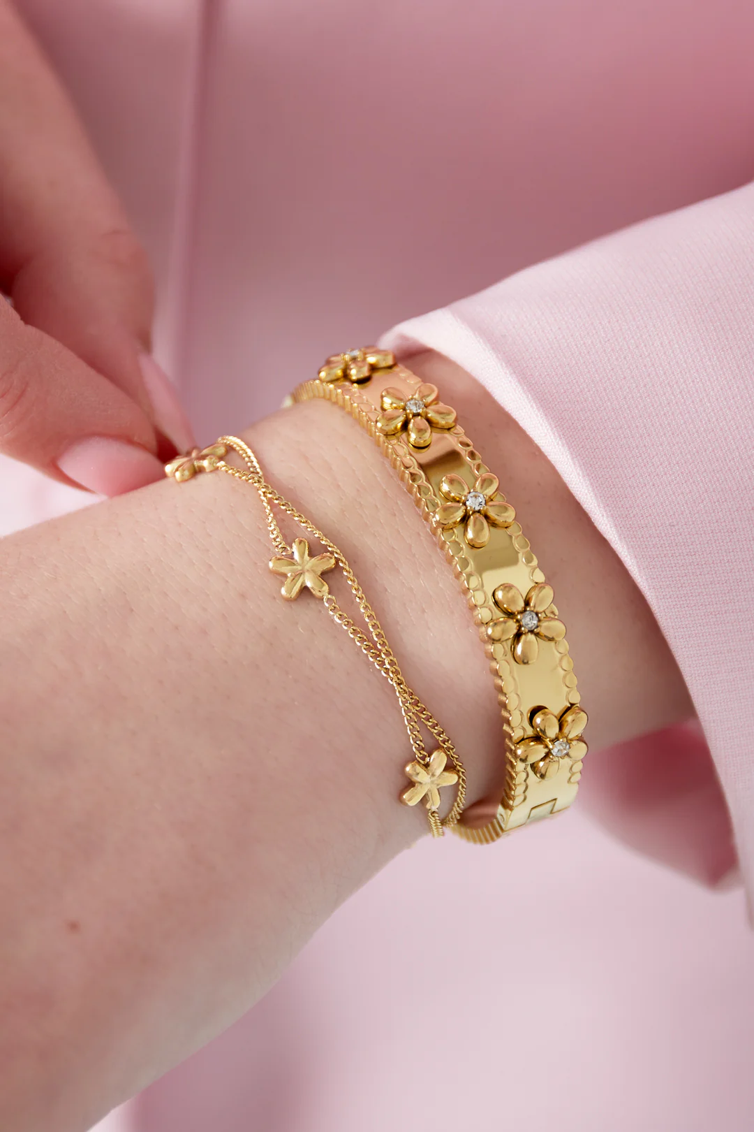 armband flower bomb