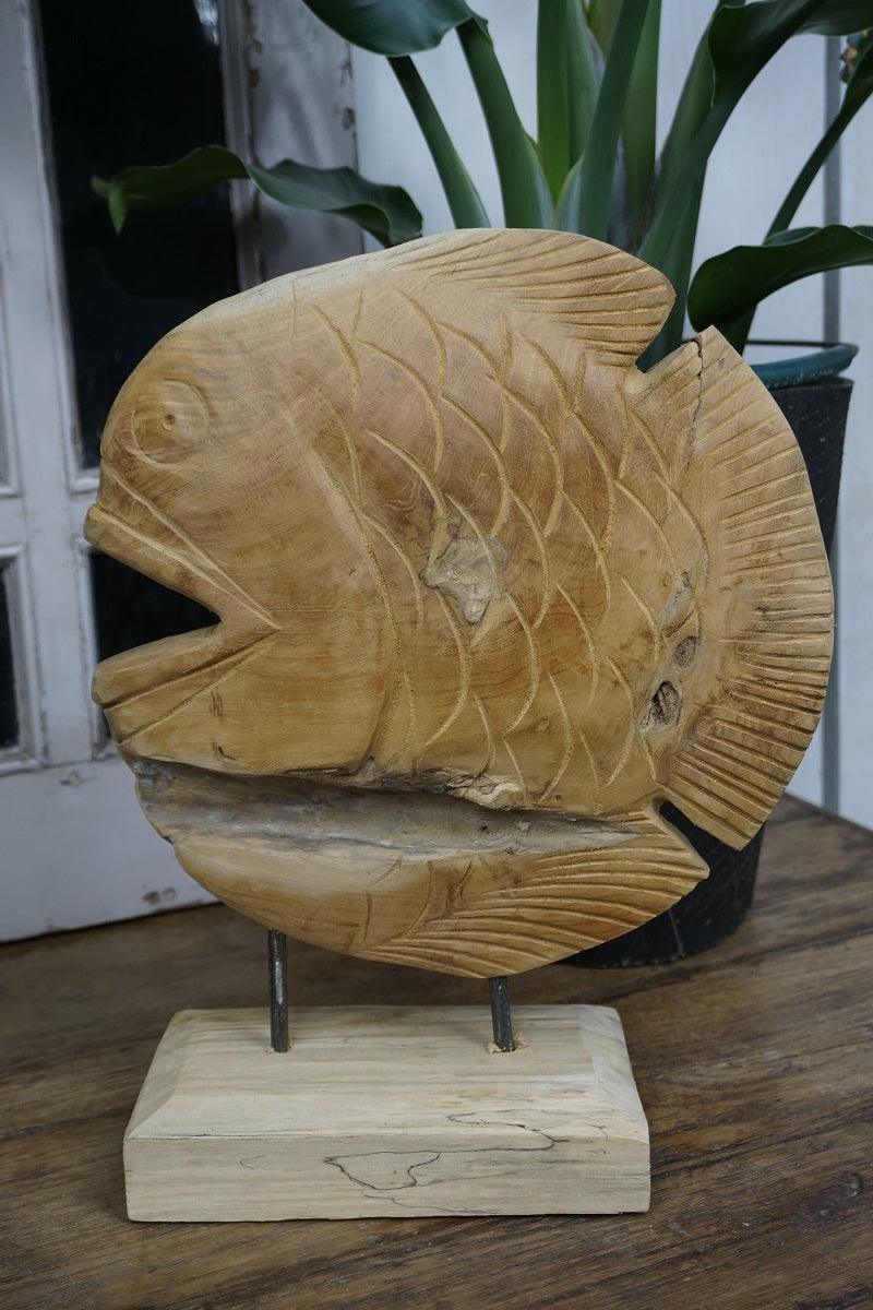 Houten kogelvis op standaard