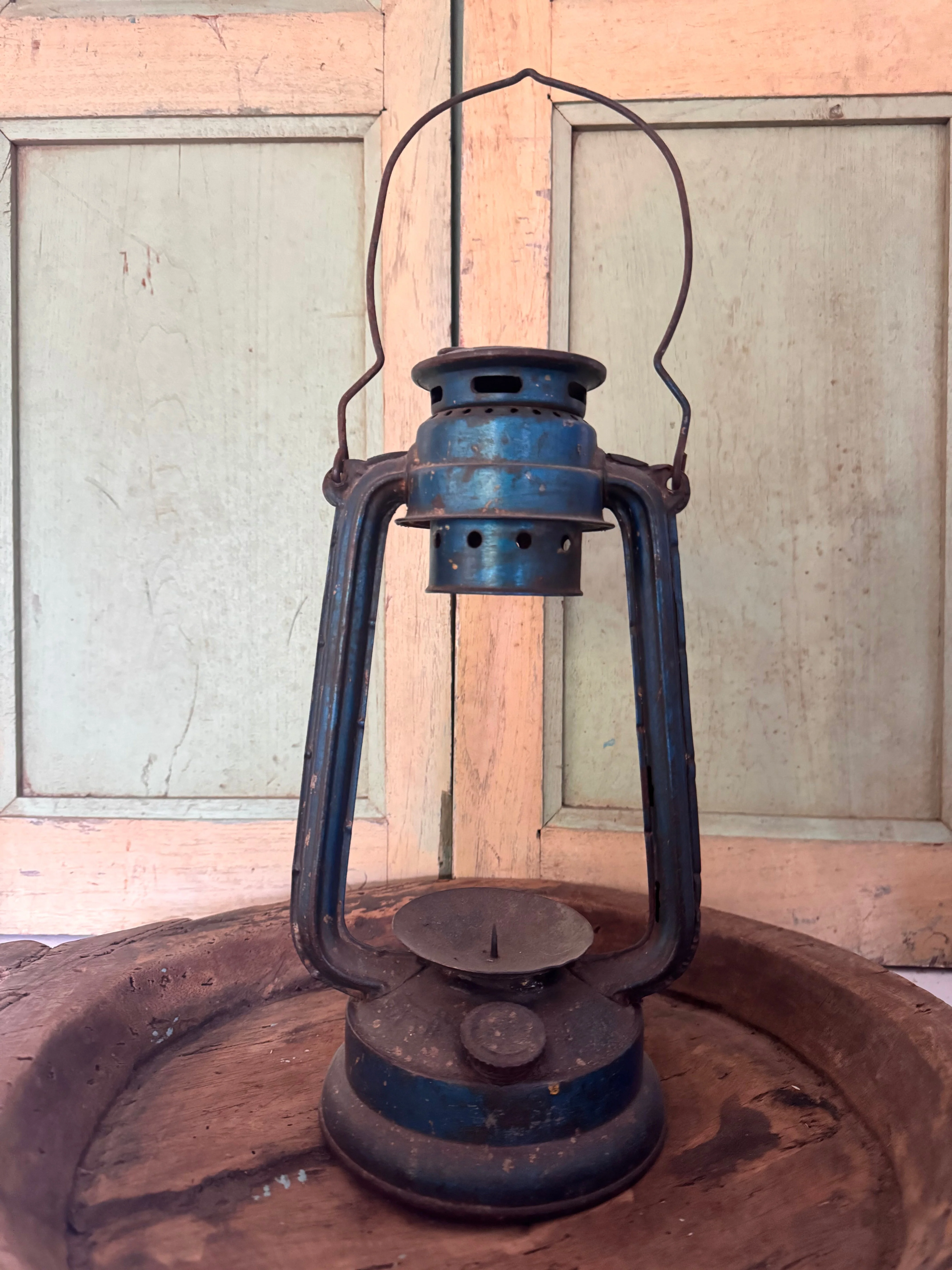 Vintage metalen olielamp / kaarsenstandaard blauw