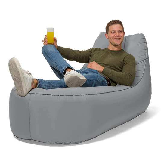 Mr. E-zy Lounger – Light Grey – Zelf opblaasbaar – Zitzak – Inclusief krachtige Powerbank & Draagzak