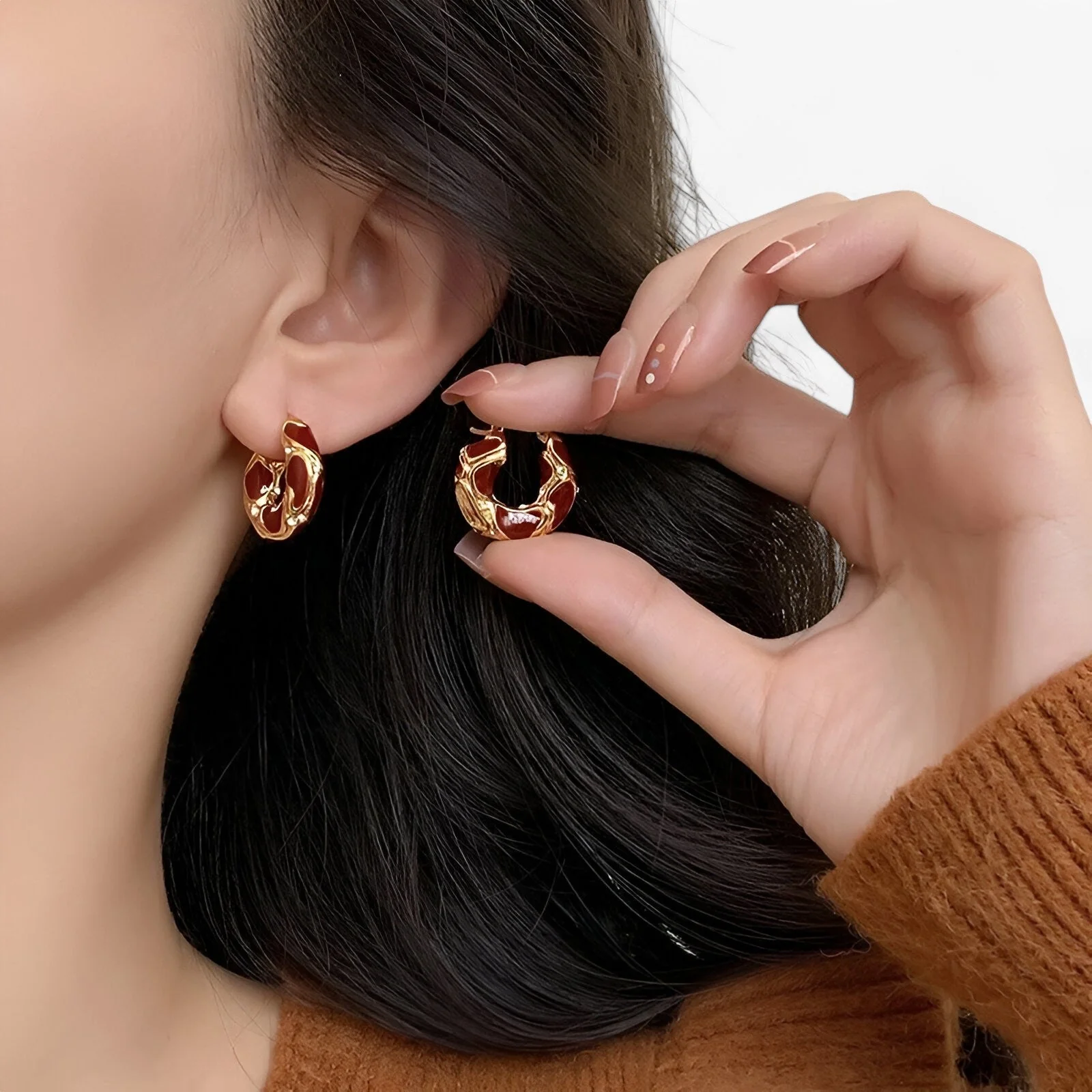 Oorbellen Dames Rood Goud – Vintage Emaille Hoepel – Trendy Luxe