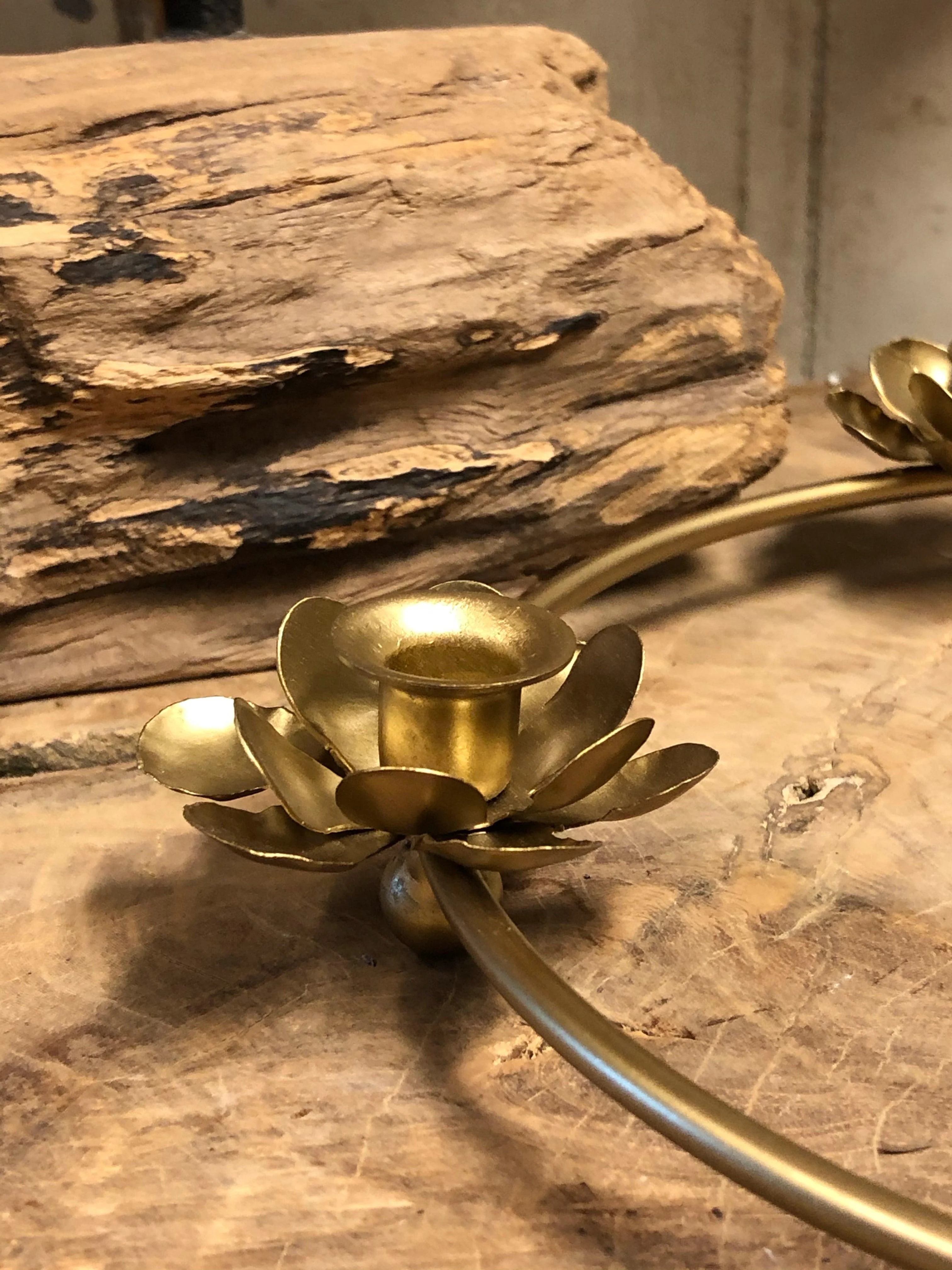 Kandelaar krans met bloemen goud