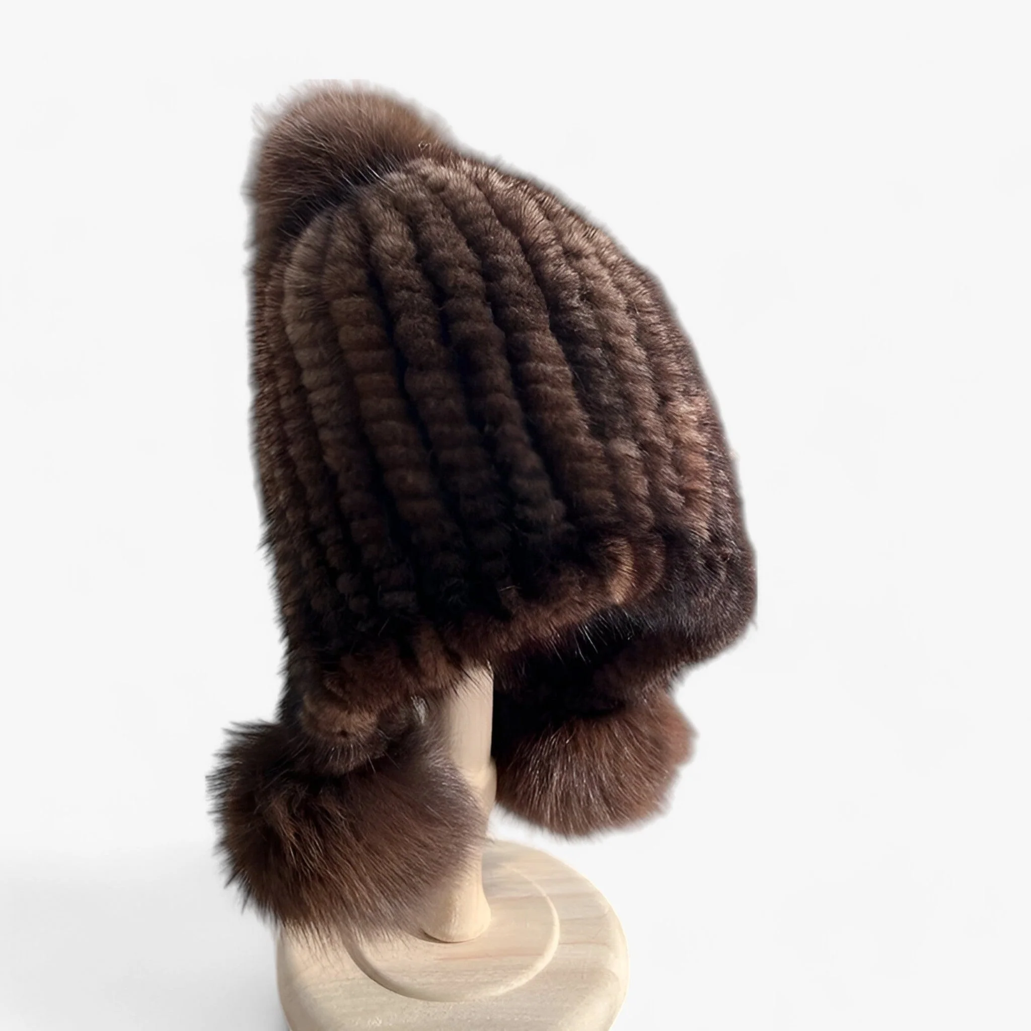 Baret van Nertsvacht Dames – Luxueuze Warmte met een Vossenbont Pompon – Bruin