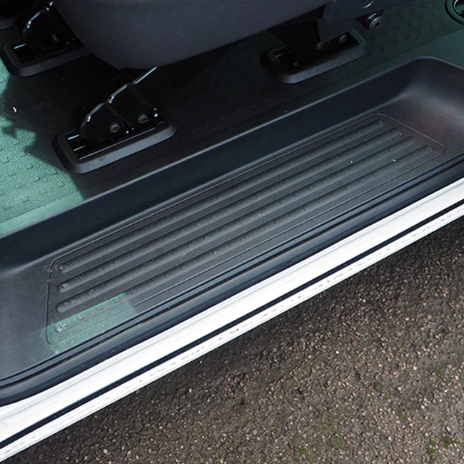 Opstapje voor de zijdeur van de VW T6 V2 Transporter, 17 mm extra diep | Van-X