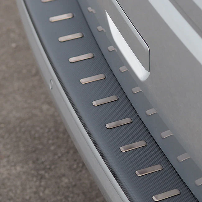 Beschermfolie voor de achterbumper van de VW T6.1 Transporter Multivan (alleen de achterklep) van koolstofvezel – Van-X
