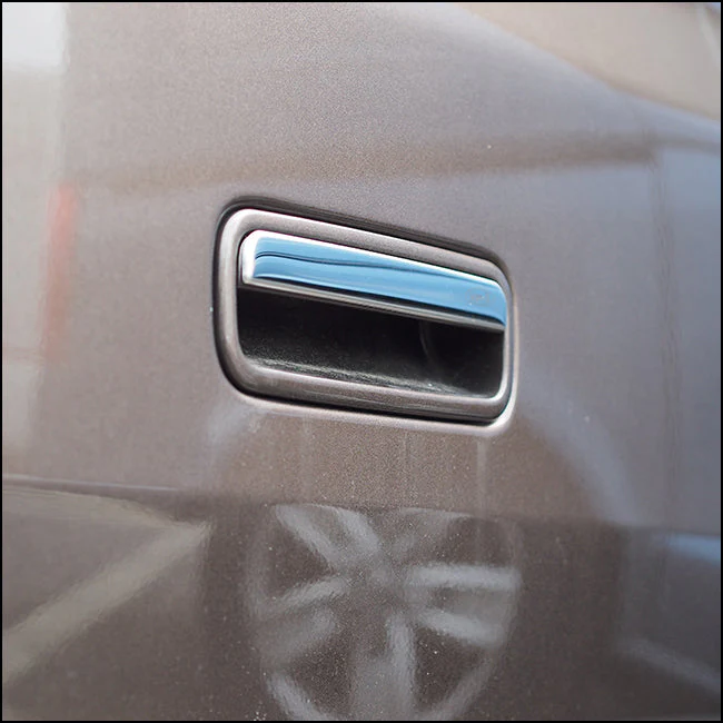 Deurgreepbekleding voor achterklep VW T5.1 Transporter - Afbeelding 3