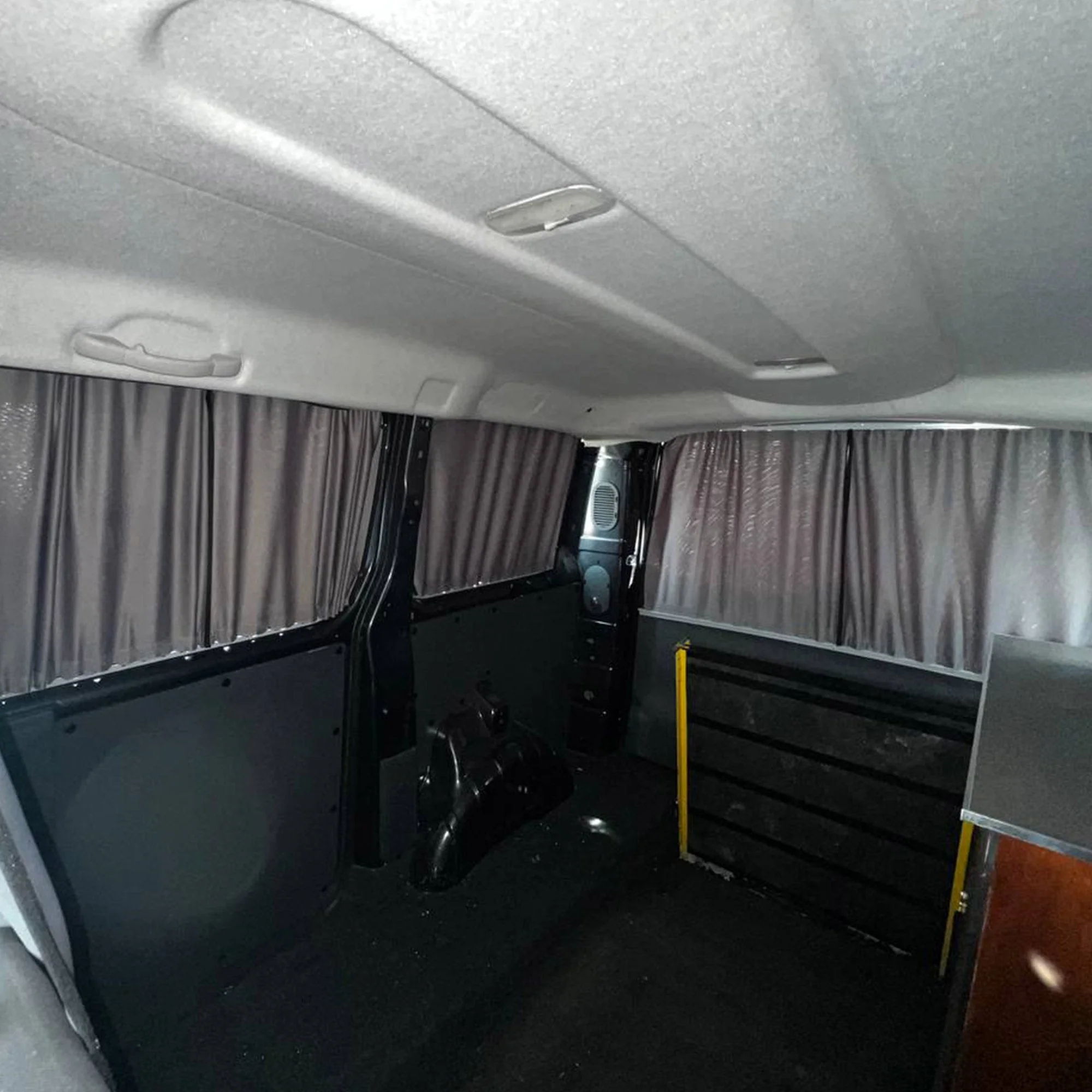 Citroen Dispatch campervan Premium 4 x zijraam, 1 x achterklepgordijn Van-X